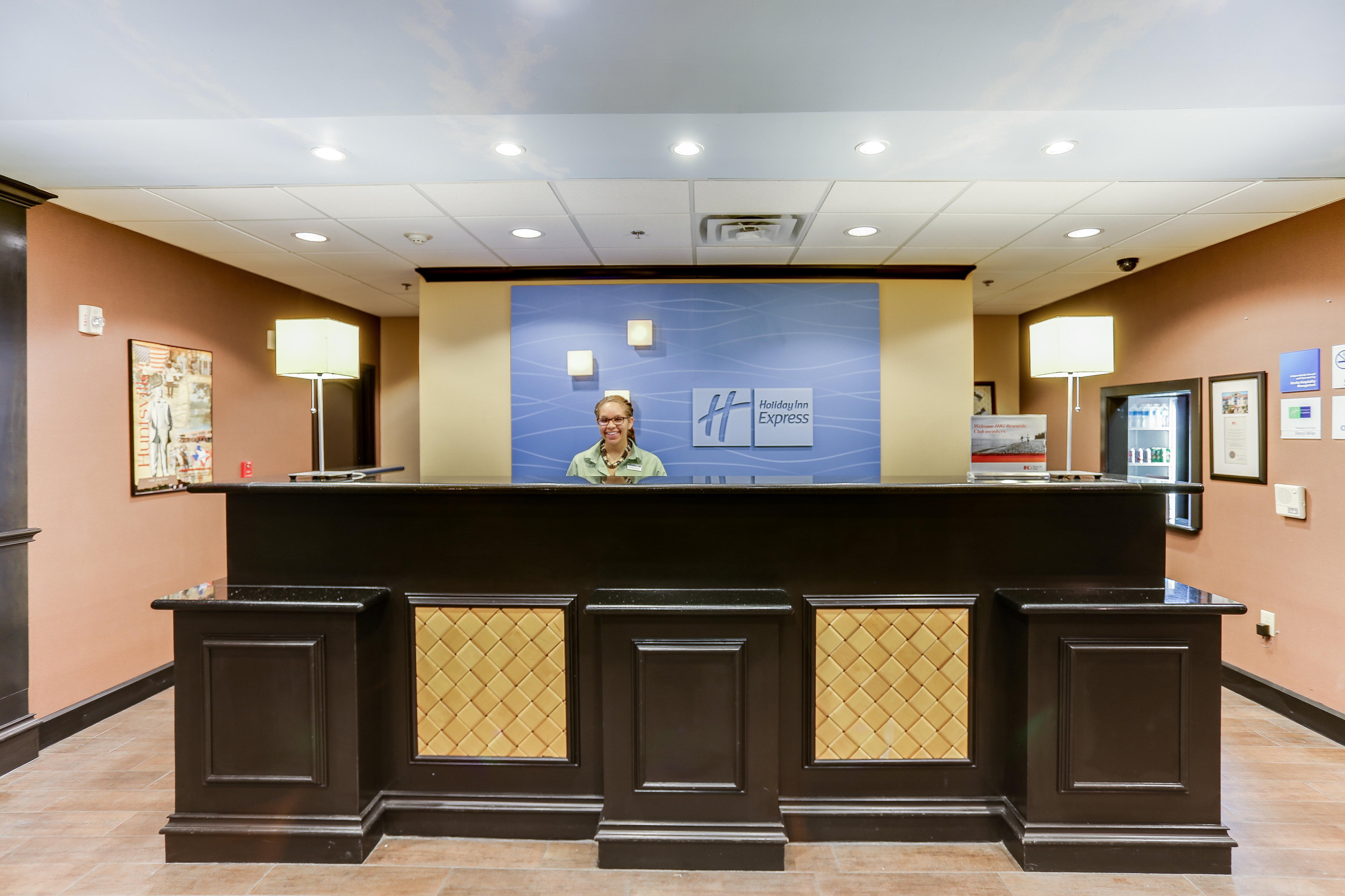 Holiday Inn Express Hotel & Suites Huntsville By Ihg Exterior foto