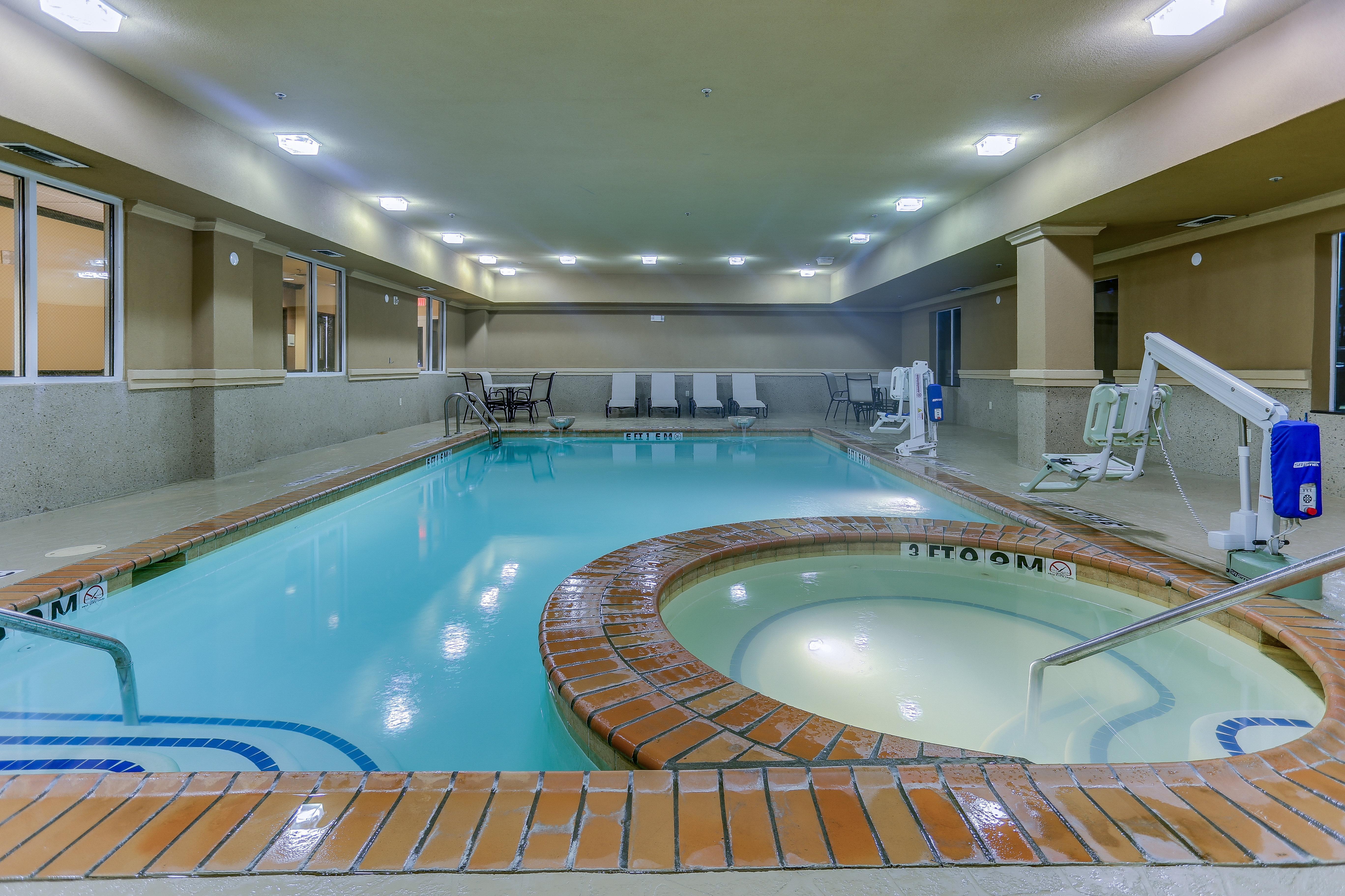 Holiday Inn Express Hotel & Suites Huntsville By Ihg Exterior foto