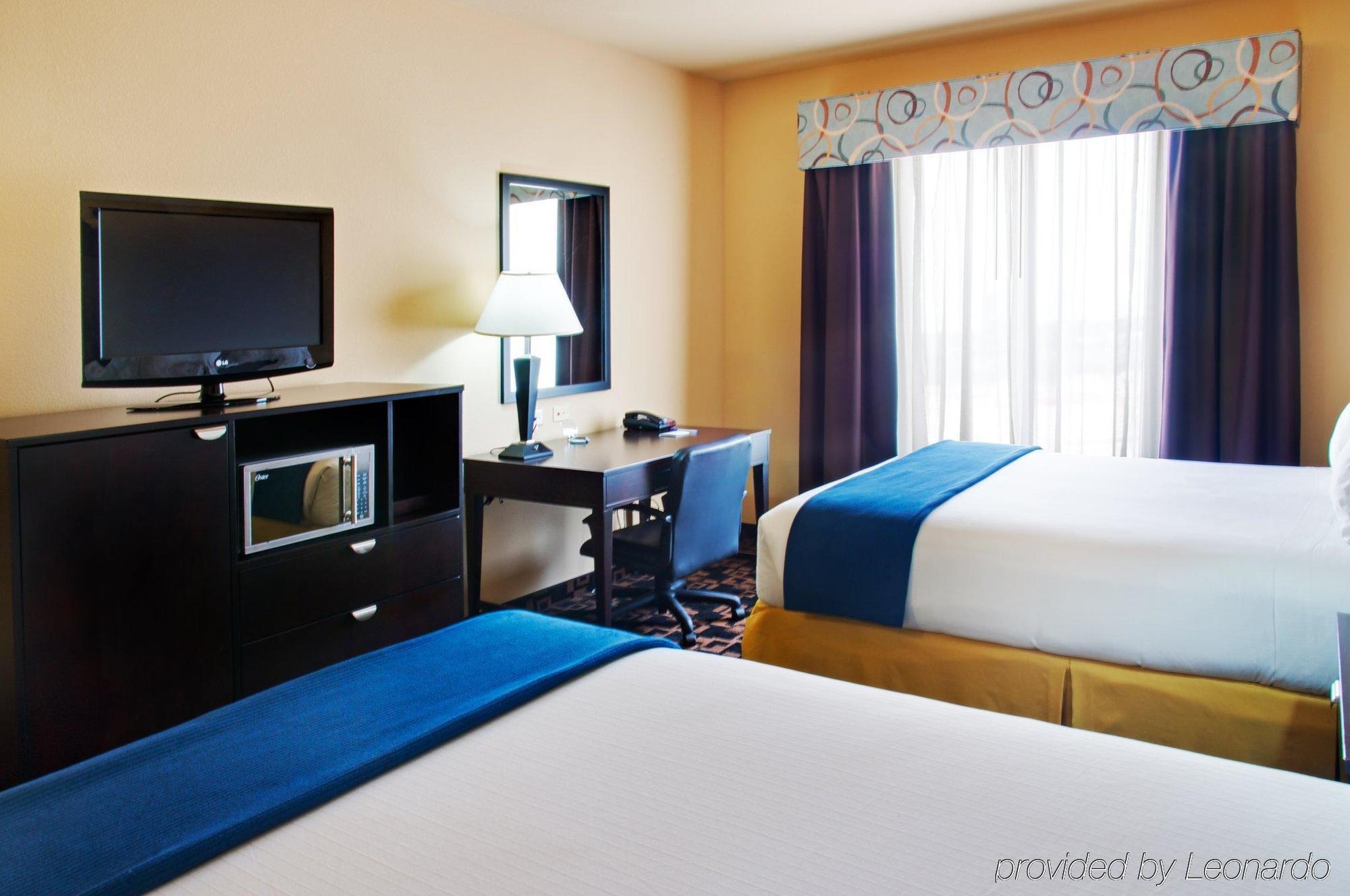 Holiday Inn Express Hotel & Suites Huntsville By Ihg Habitación foto